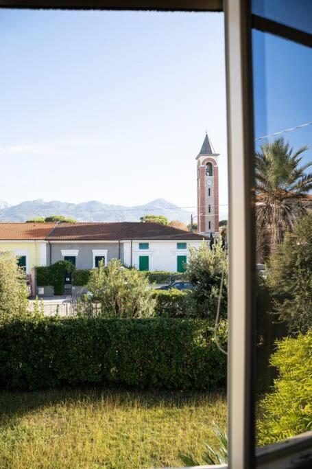 Art Of Living 100 Meters From The Sea. Daire Marina di Pietrasanta Dış mekan fotoğraf